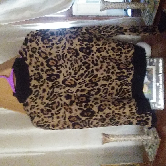 Bebe leopard sweater - Picture 2 of 2